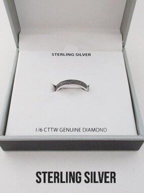 Sterling Silver 1/6 CTTW Genuine Diamond Band Ring NWT